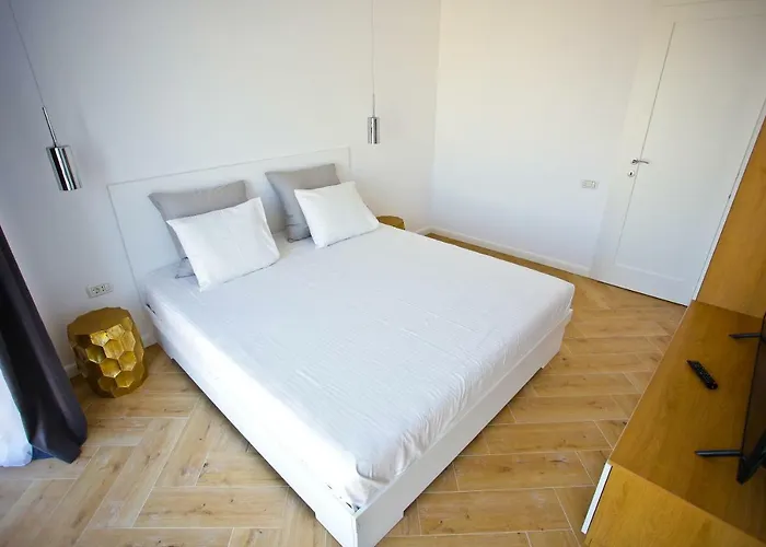 Ale's In The Center Apartment