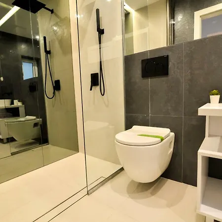 Ale's In The Center Bucharest