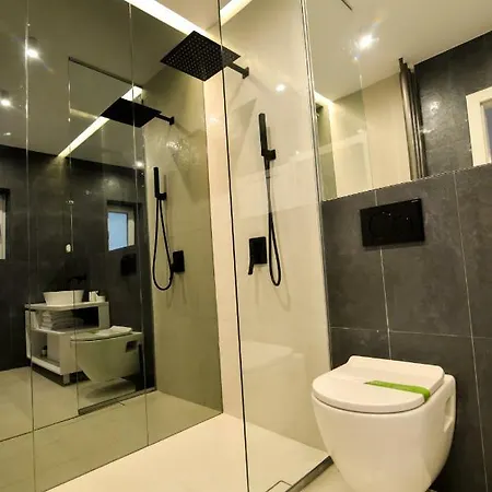 Ale's In The Center Apartment Bucharest