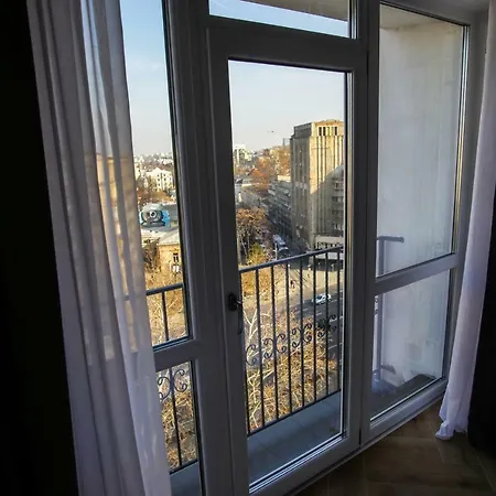 Ale's In The Center *