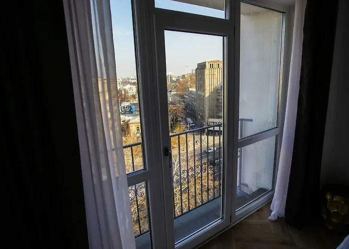 Ale's In The Center *